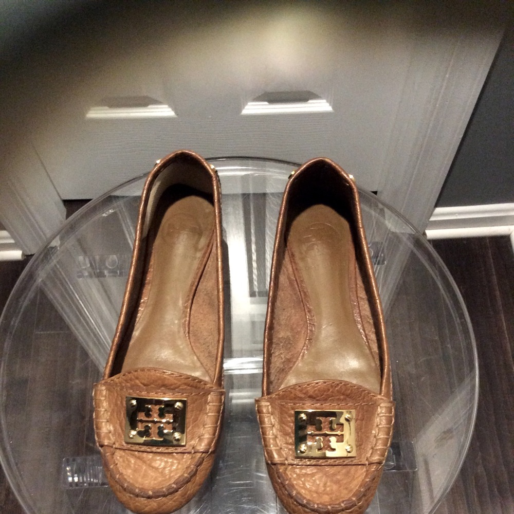 Tory Burch brown loafers in great condition.